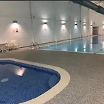 Old And New England - Two 3 Bedroom Nearby - Part Of The The Bay Village With Pool, Gym And Direct Access, Pub, Restaurant, Tennis And Meadows Walks